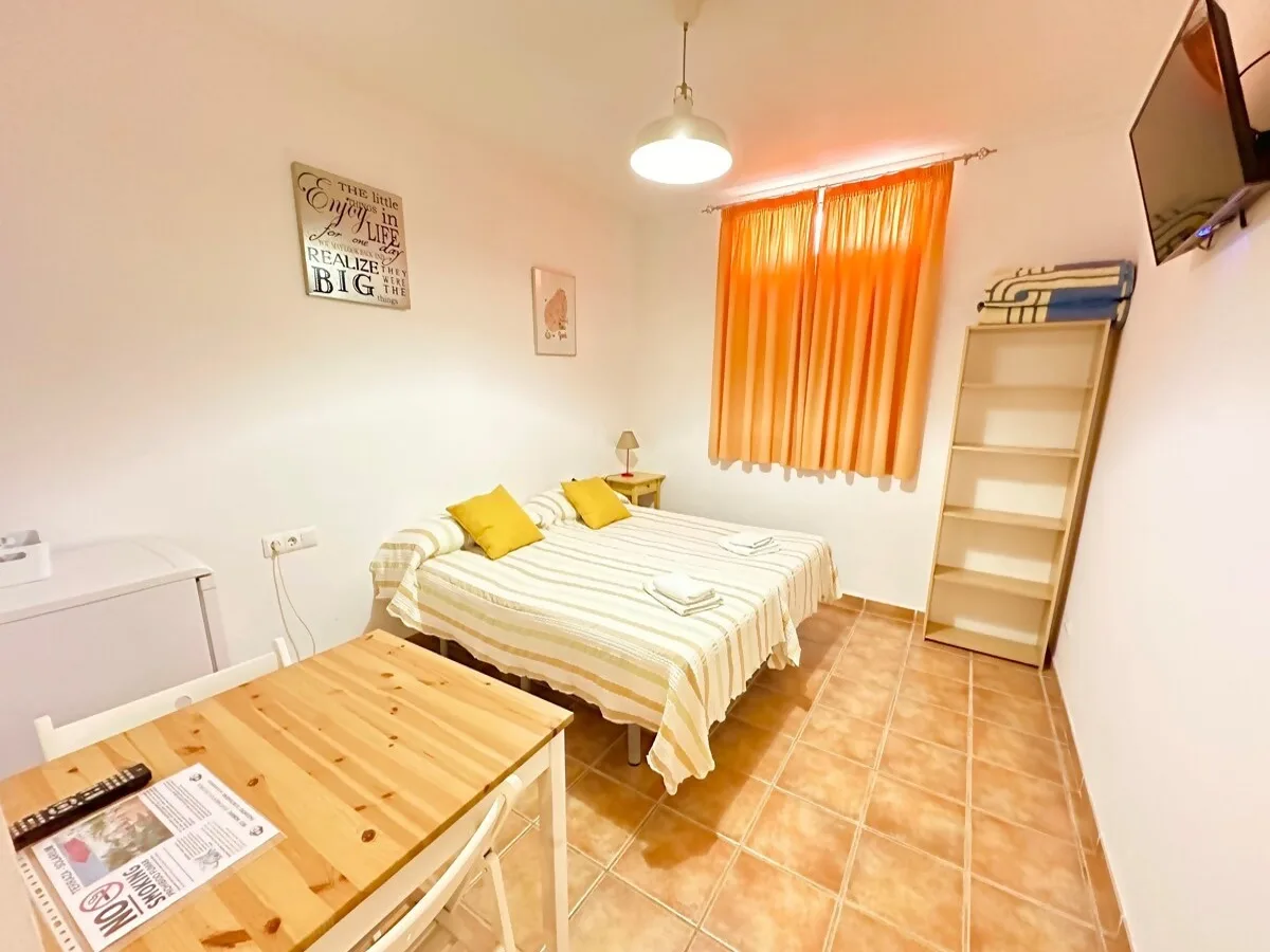 Private Room with Bathroom for Monthly Stays in Nerja - Centusur Nerja B2